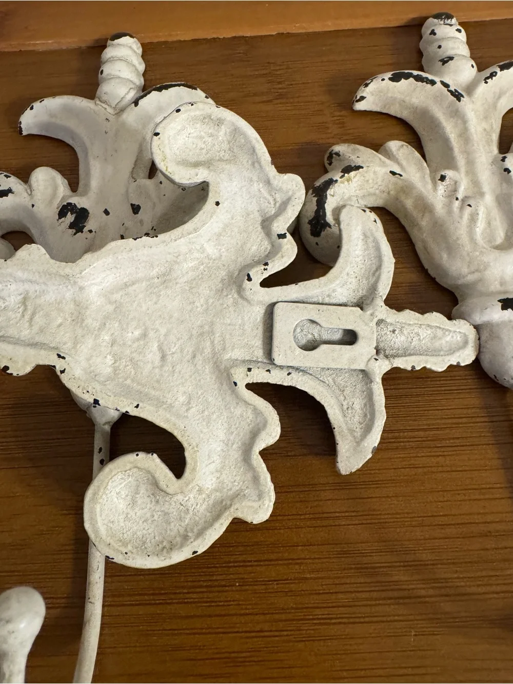 Distressed White Fleur-de-Lis Wall Hook Decorative Home Accent cast iron vintage